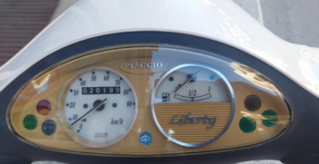 Piaggio Liberty 50 2T Bianco – CIiciriello Moto (4)