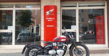 Triumph Bonneville Bobber Grigia-Rossa 1200 – Ciciriello Moto (1)