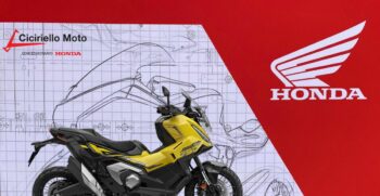 Honda X-ADV 750 Matte Goldfinch Yellow My 2025 – Ciciriello Moto