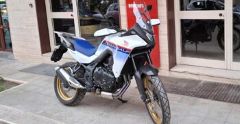 Honda XL Transalp 750 Tricolor – Ciciriello Moto (12)