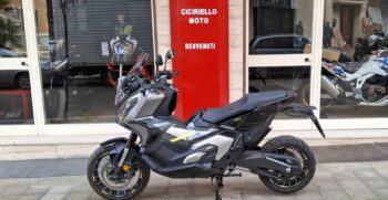 Honda X-ADV 750 Grigio . Ciciriello Moto (2)