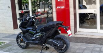 Honda X-ADV 750 DCT Nera – Ciciriello Moto (13)