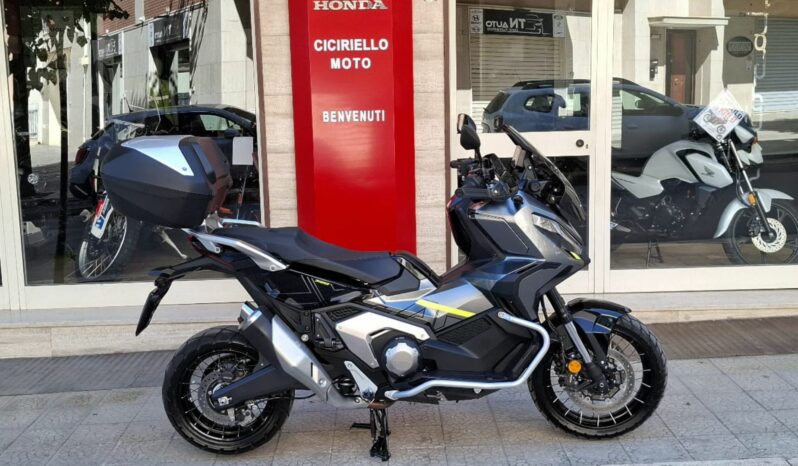 Honda X-ADV 750 Grigia-Giallo – Ciciriello Moto (1)