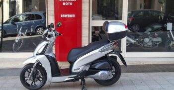 Kymco People GTi 300 Grigio – Ciciriello Moto (2)
