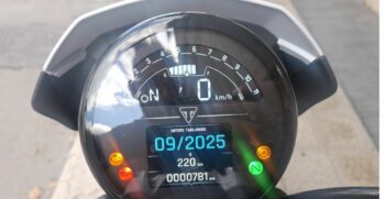 Triumph Triple Tribute 660 Bianca-Blu – Ciciriello Moto (3)