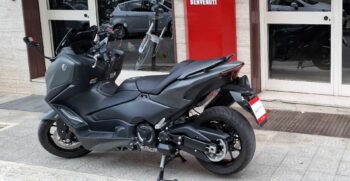 Yamaha T-Max 560 Nero – Ciciriello Moto (9)