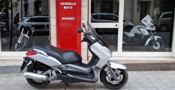 Yamaha X-Max 250 Grigio – Ciciriello Moto (1)