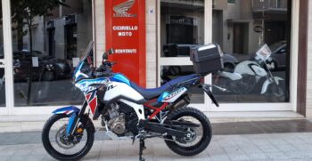Honda Africa Twin 1100 DCT Tricolor (Ciciriello Moto) (2)