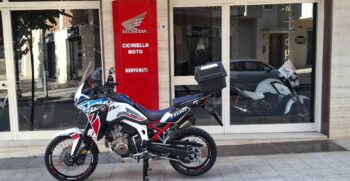 Honda Africa Twin 1100 Manuale Tricolor – Ciciriello Moto (2)