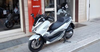 Honda Forza 300 Bianco (Ciciriello Moto) (6)