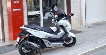 Honda Forza 300 Bianco (Ciciriello Moto) (9)