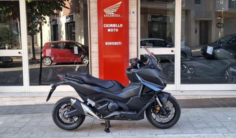 Honda Forza 750 Nero – Ciciriello Moto (1)